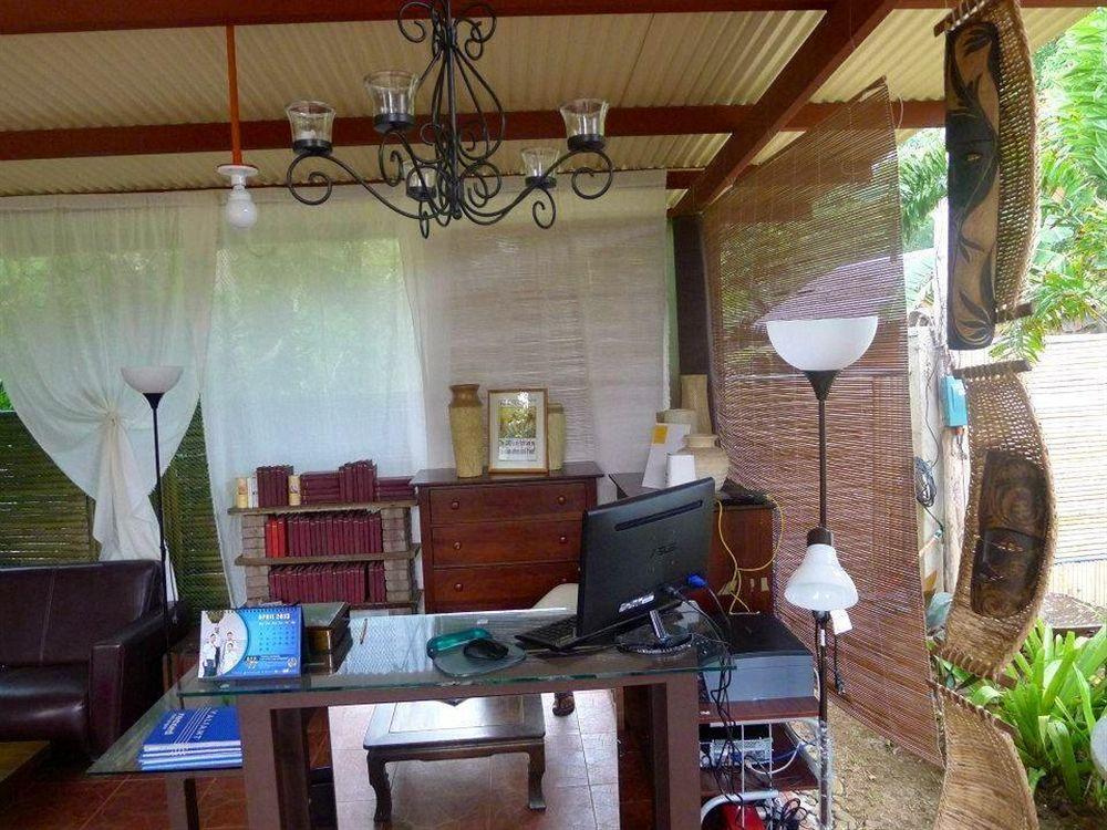 By The Bay, Jacana Bed & Breakfast Puerto Princesa Luaran gambar