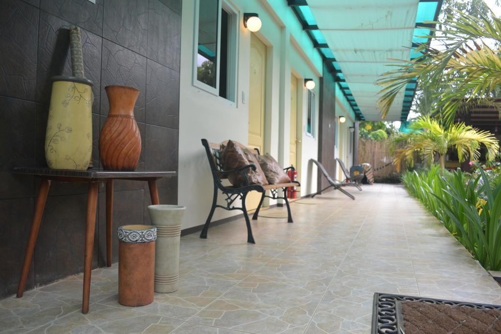 By The Bay, Jacana Bed & Breakfast Puerto Princesa Luaran gambar